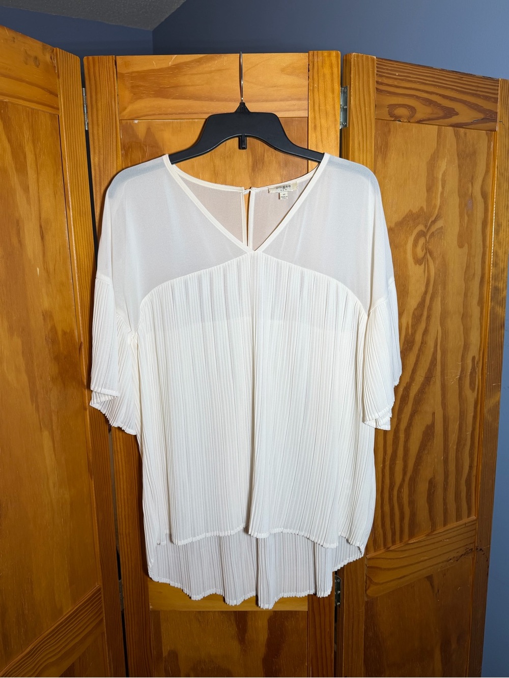 Women's Cream Pleated V-Neck Blouse | Size M